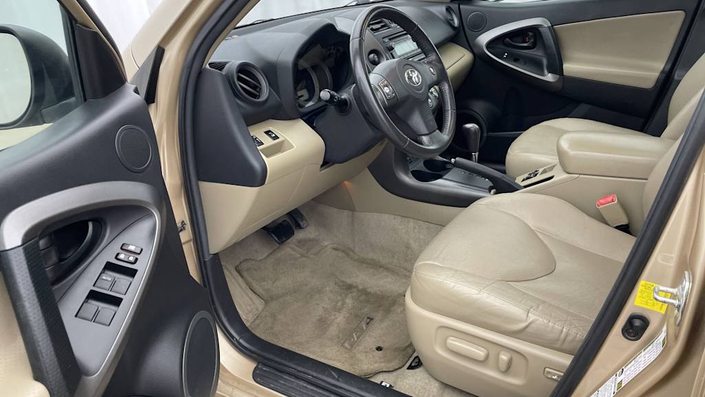 Thumbnail: 2012 Toyota RAV4 - 10