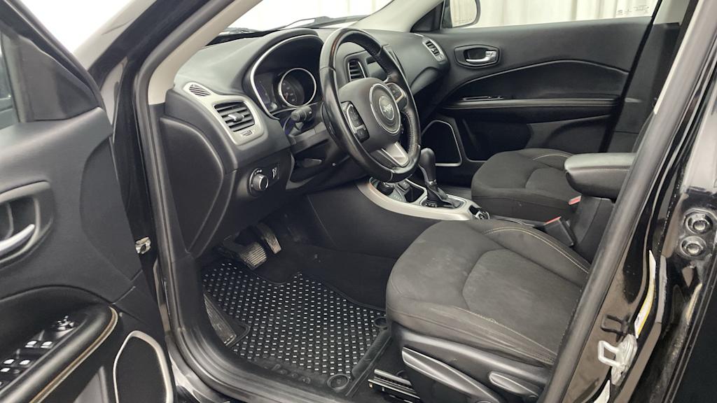 Thumbnail: 2021 Jeep Compass - 10