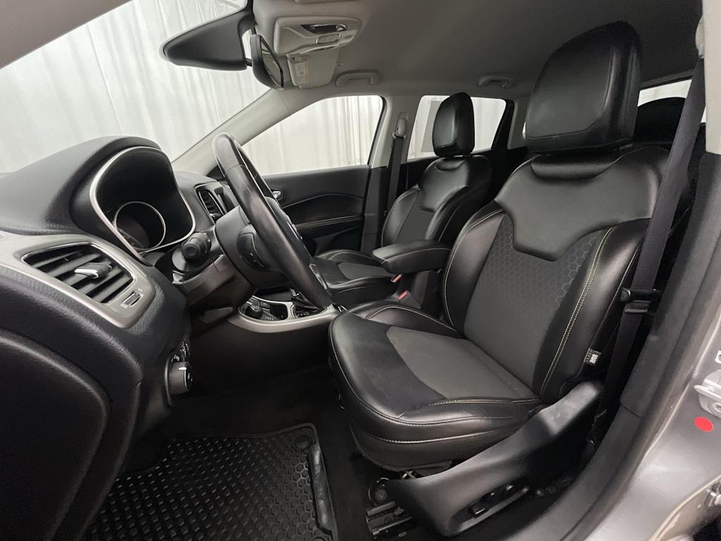 Thumbnail: 2019 Jeep Compass - 10