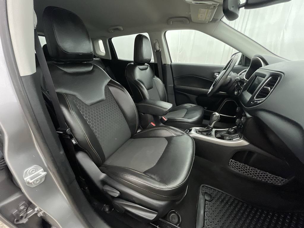 Thumbnail: 2019 Jeep Compass - 11