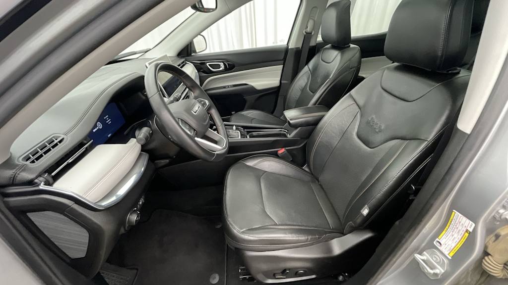 Thumbnail: 2022 Jeep Compass - 11