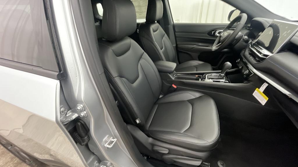 Thumbnail: 2026 Jeep Compass - 22