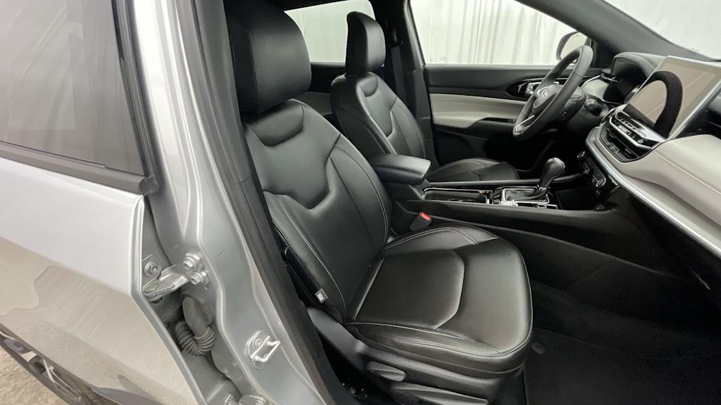 Thumbnail: 2025 Jeep Compass - 22