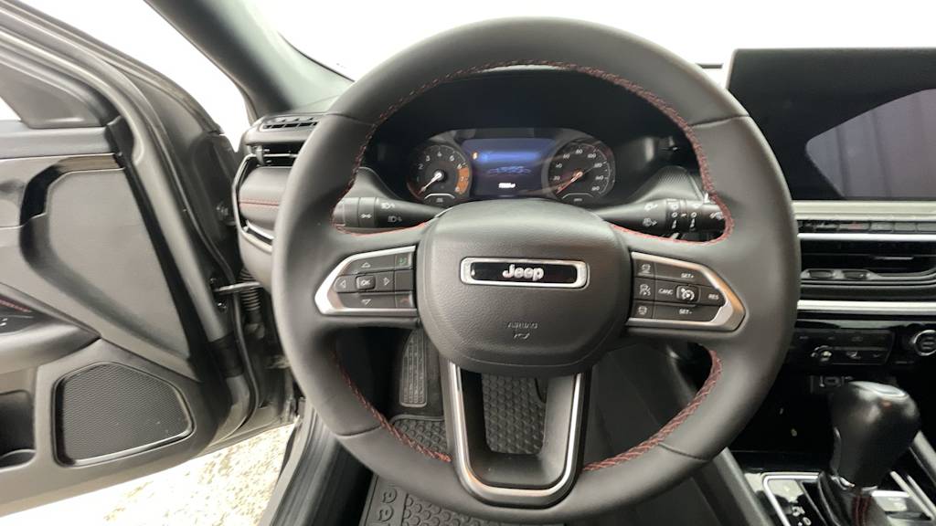 Thumbnail: 2023 Jeep Compass - 9