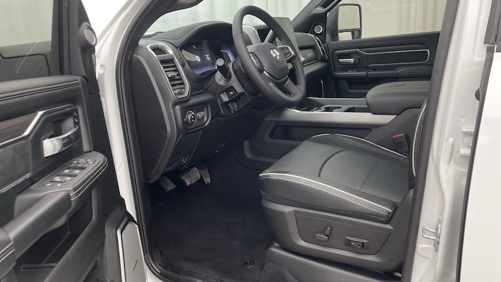 2026 RAM 2500 Laramie - Photo 10