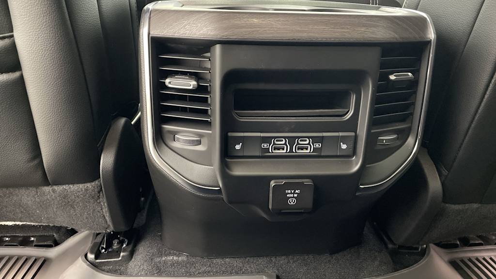 Thumbnail: 2026 RAM 1500 - 32
