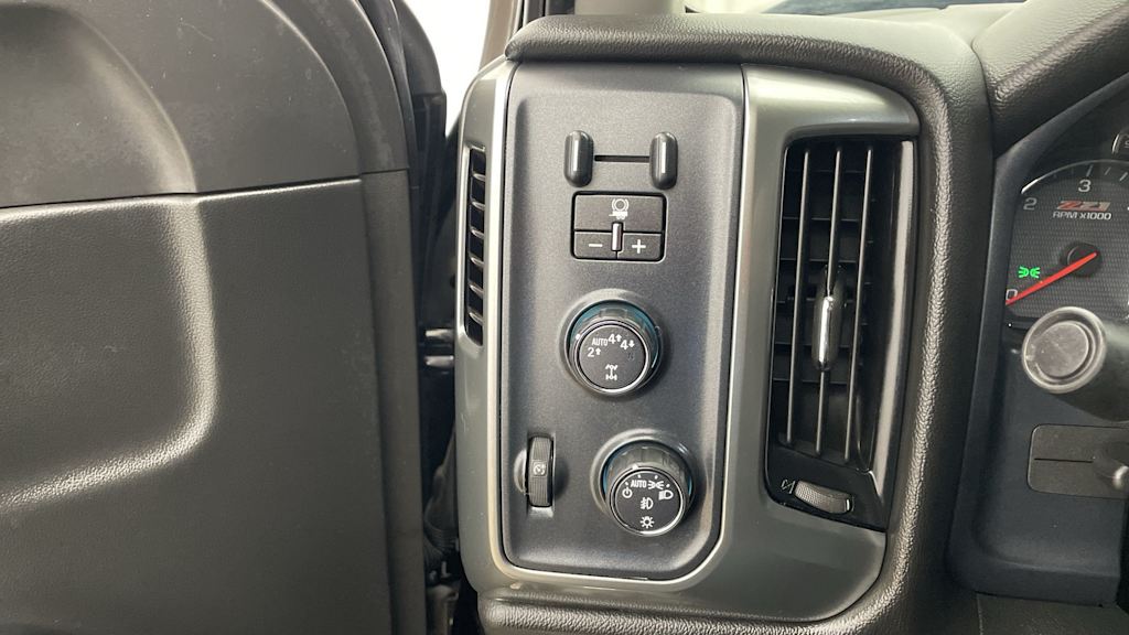 Thumbnail: 2017 Chevrolet Silverado 1500 - 28