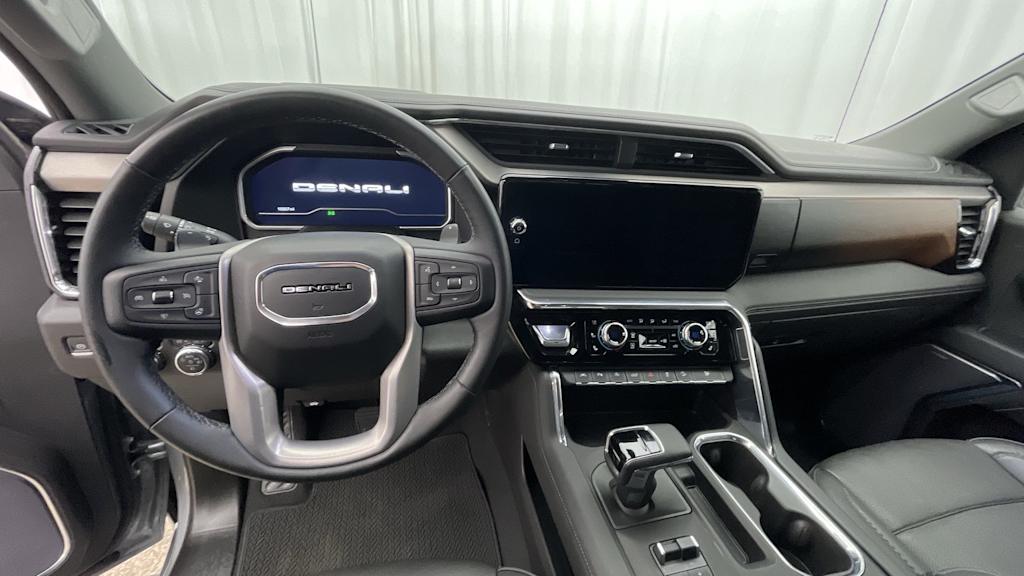 2023 GMC Sierra 1500 Denali 2