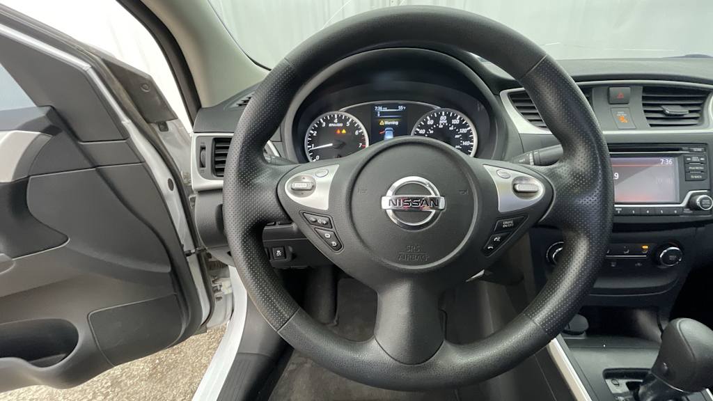 Thumbnail: 2018 Nissan Sentra - 9