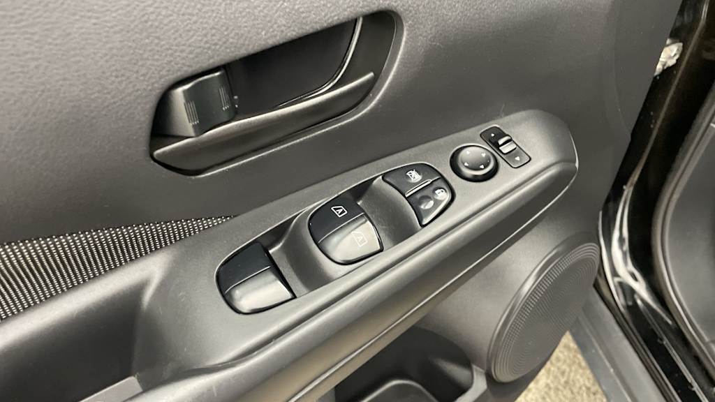 Thumbnail: 2018 Nissan Kicks - 19