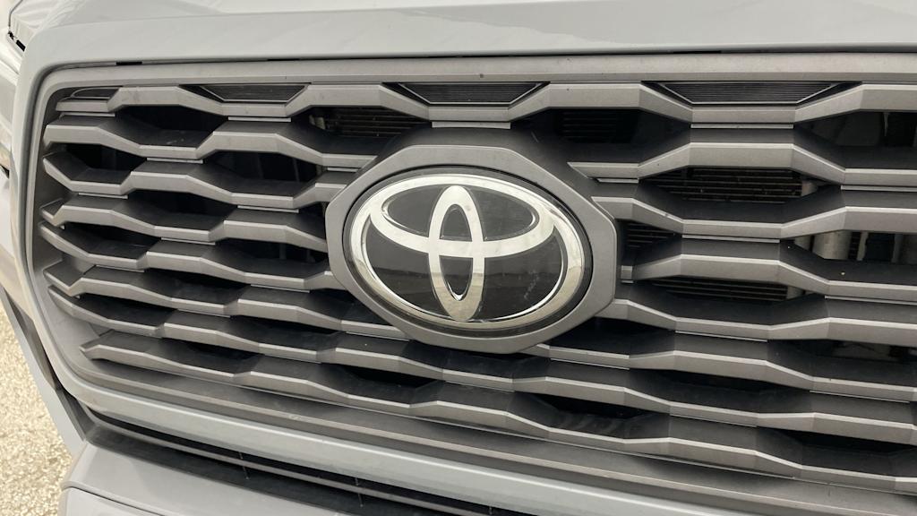 Thumbnail: 2021 Toyota Tacoma - 6