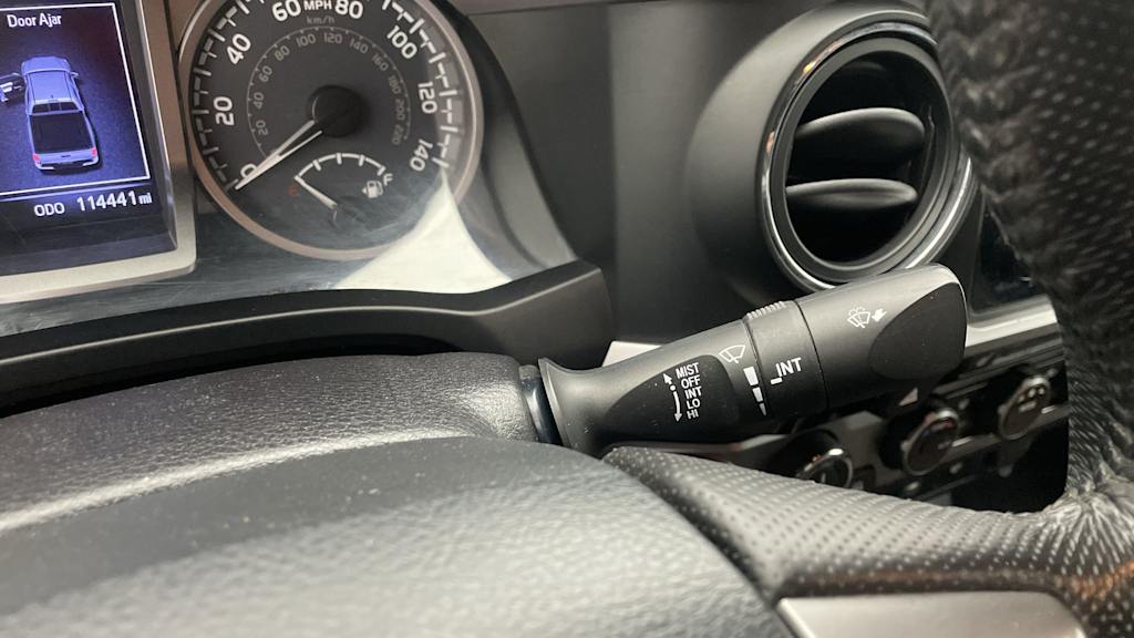 Thumbnail: 2016 Toyota Tacoma - 15