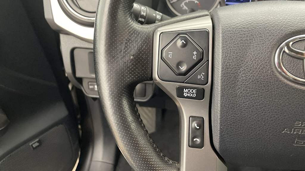 Thumbnail: 2016 Toyota Tacoma - 25