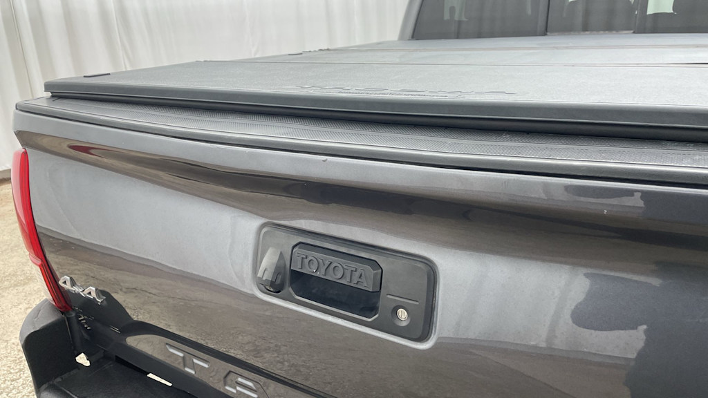 Thumbnail: 2016 Toyota Tacoma - 43