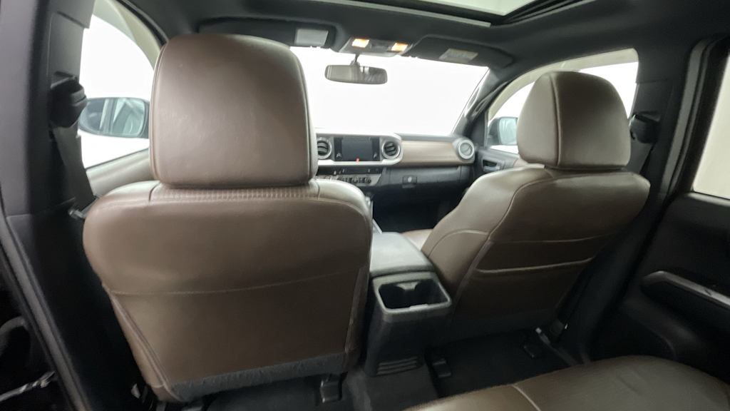 Thumbnail: 2016 Toyota Tacoma - 21