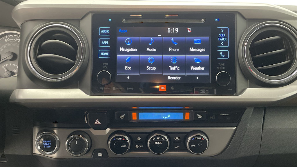 Thumbnail: 2016 Toyota Tacoma - 32