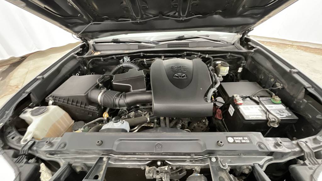 Thumbnail: 2016 Toyota Tacoma - 8