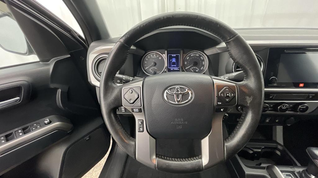 Thumbnail: 2016 Toyota Tacoma - 9