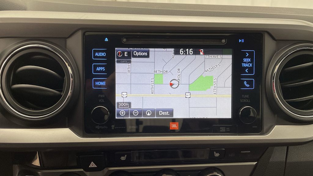 Thumbnail: 2016 Toyota Tacoma - 13