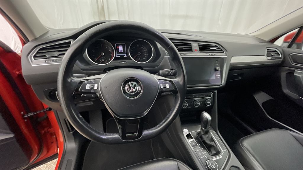 Thumbnail: 2018 Volkswagen Tiguan - 2