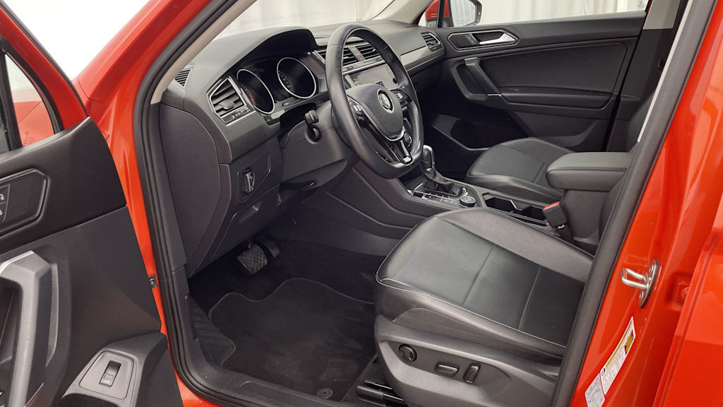 Thumbnail: 2018 Volkswagen Tiguan - 10