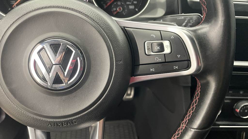 Thumbnail: 2015 Volkswagen Golf - 25