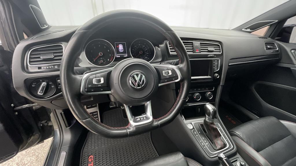Thumbnail: 2015 Volkswagen Golf - 2