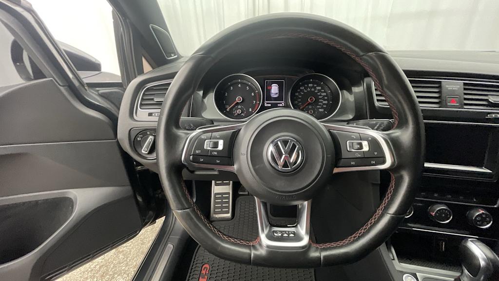 Thumbnail: 2015 Volkswagen Golf - 13