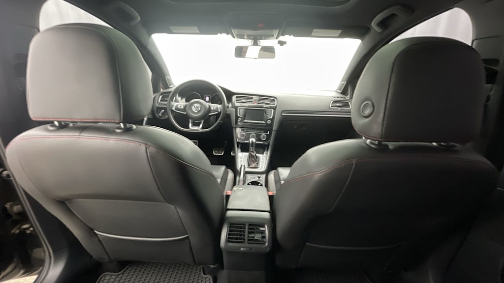 Thumbnail: 2015 Volkswagen Golf - 9