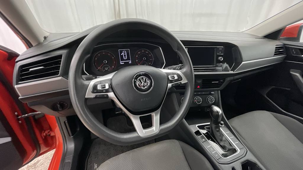 Thumbnail: 2019 Volkswagen Jetta - 2