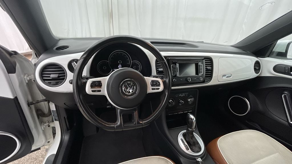 Thumbnail: 2015 Volkswagen Beetle - 2