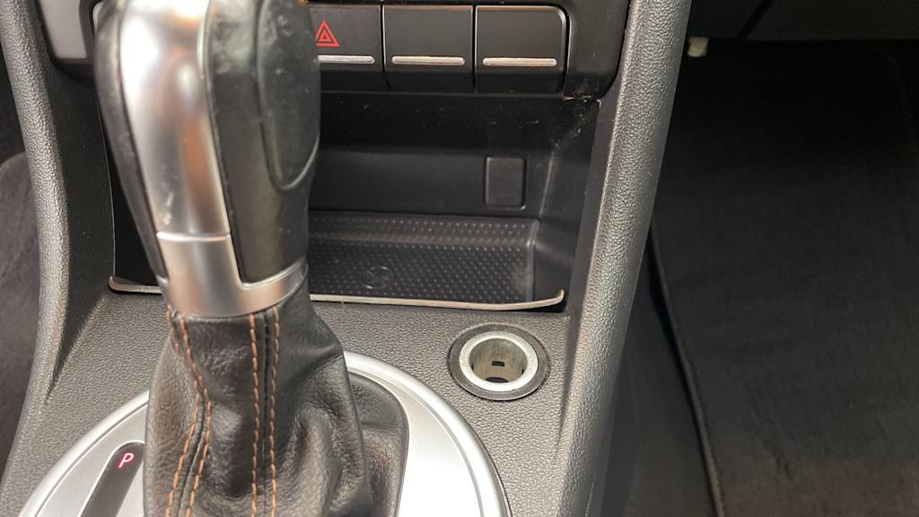 Thumbnail: 2015 Volkswagen Beetle - 14