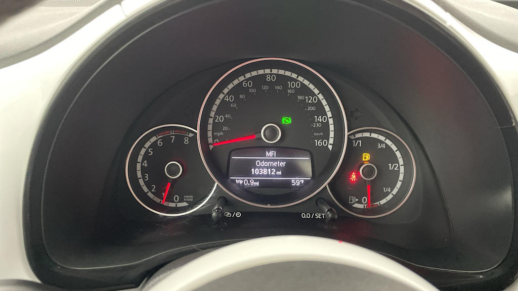 Thumbnail: 2015 Volkswagen Beetle - 15