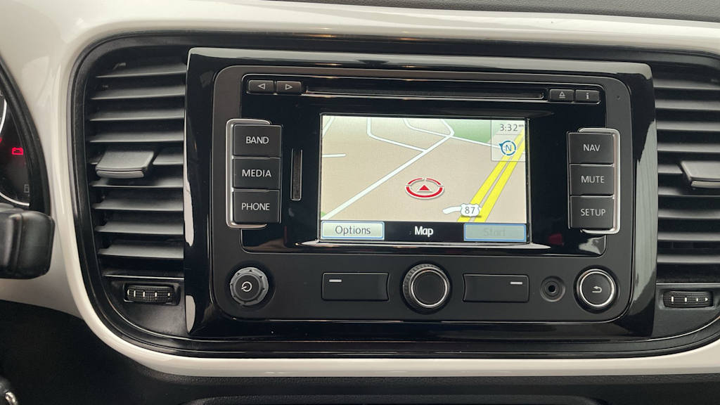 Thumbnail: 2015 Volkswagen Beetle - 13