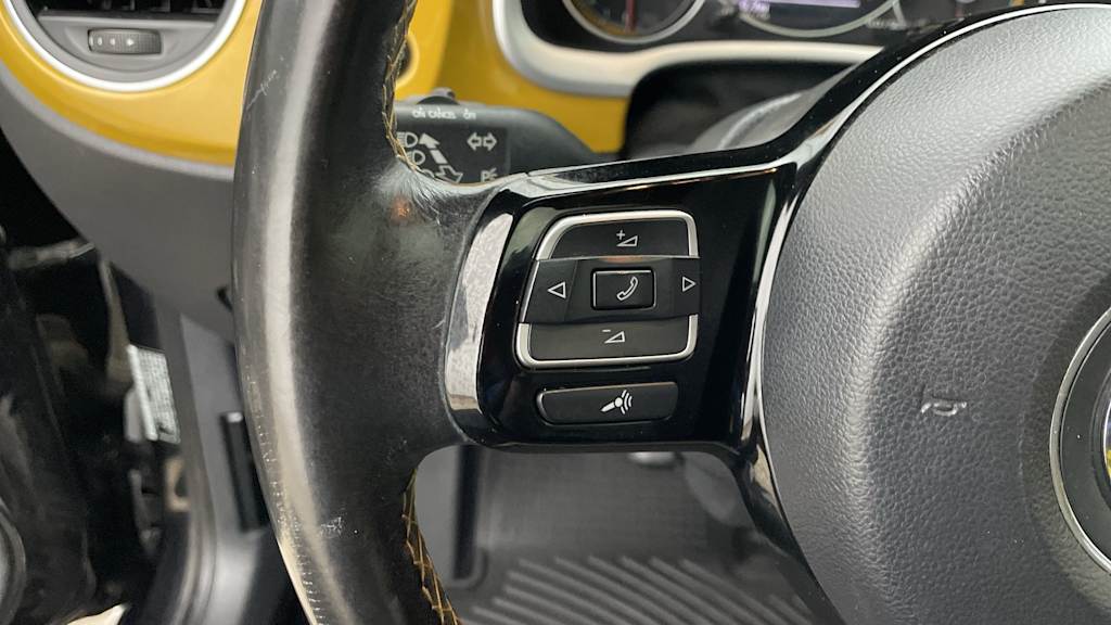 Thumbnail: 2016 Volkswagen Beetle - 24