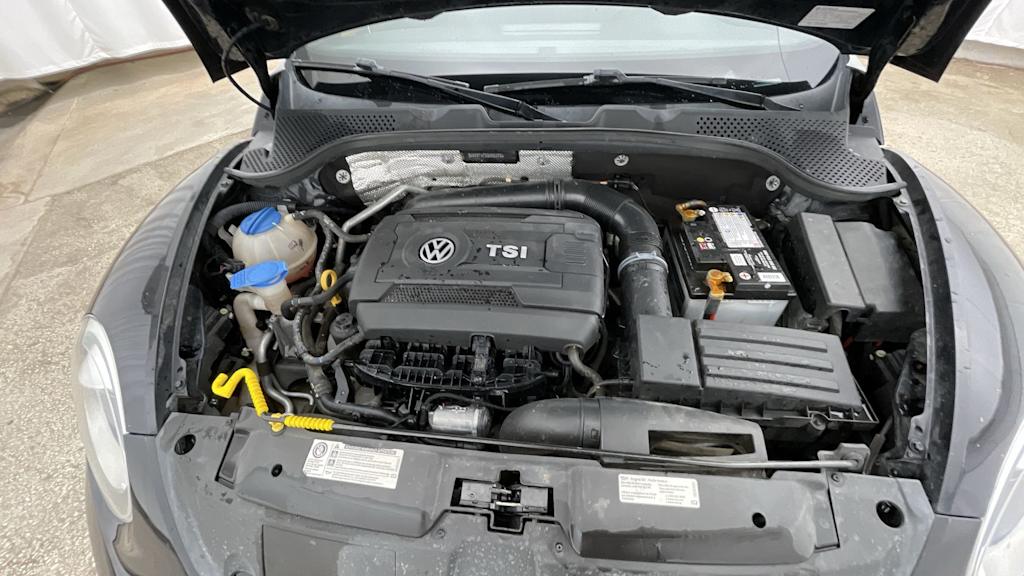 Thumbnail: 2016 Volkswagen Beetle - 8