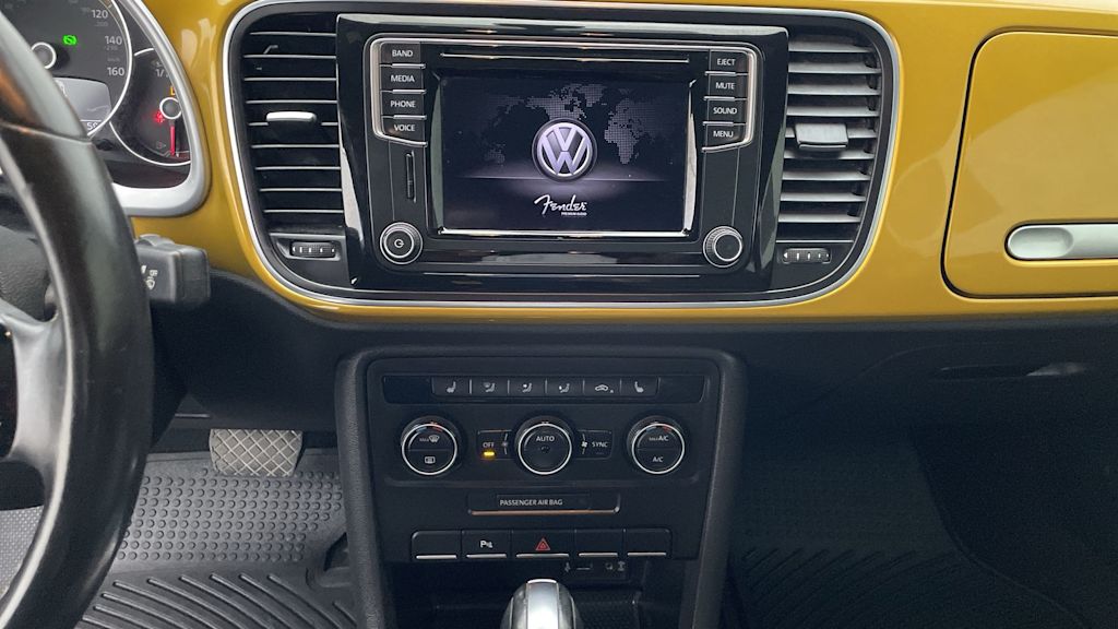 Thumbnail: 2016 Volkswagen Beetle - 27