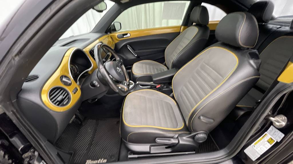 Thumbnail: 2016 Volkswagen Beetle - 11