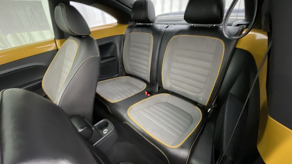 Thumbnail: 2016 Volkswagen Beetle - 12