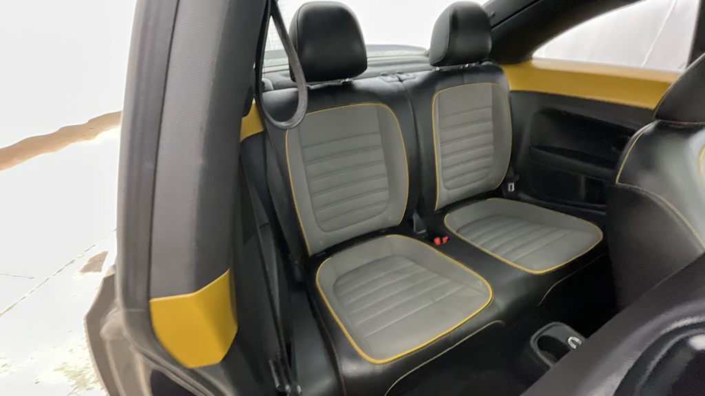 Thumbnail: 2016 Volkswagen Beetle - 22