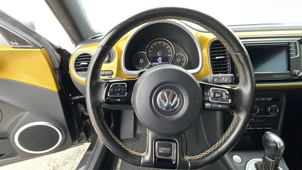 Thumbnail: 2016 Volkswagen Beetle - 9