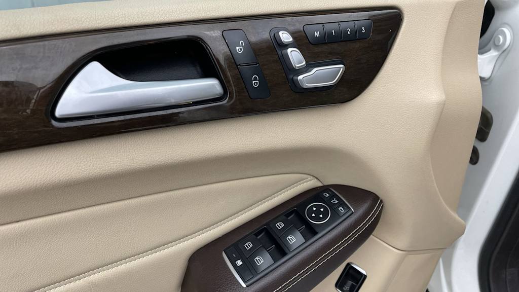 Thumbnail: 2017 Mercedes-Benz GLS - 21