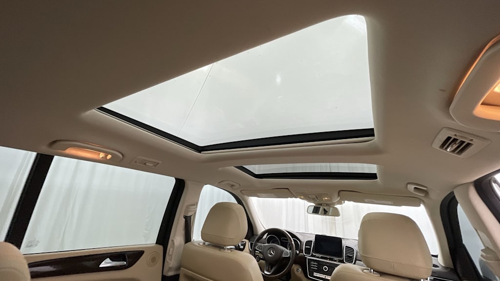 Thumbnail: 2017 Mercedes-Benz GLS - 26