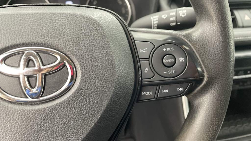 Thumbnail: 2021 Toyota RAV4 - 25
