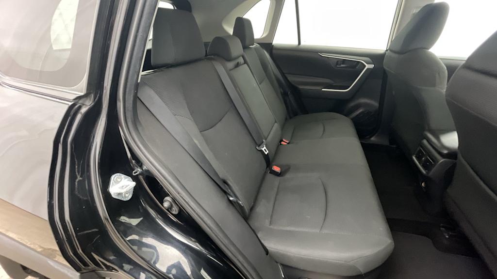 Thumbnail: 2021 Toyota RAV4 - 22