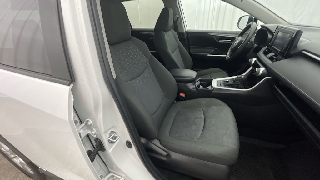Thumbnail: 2021 Toyota RAV4 - 23