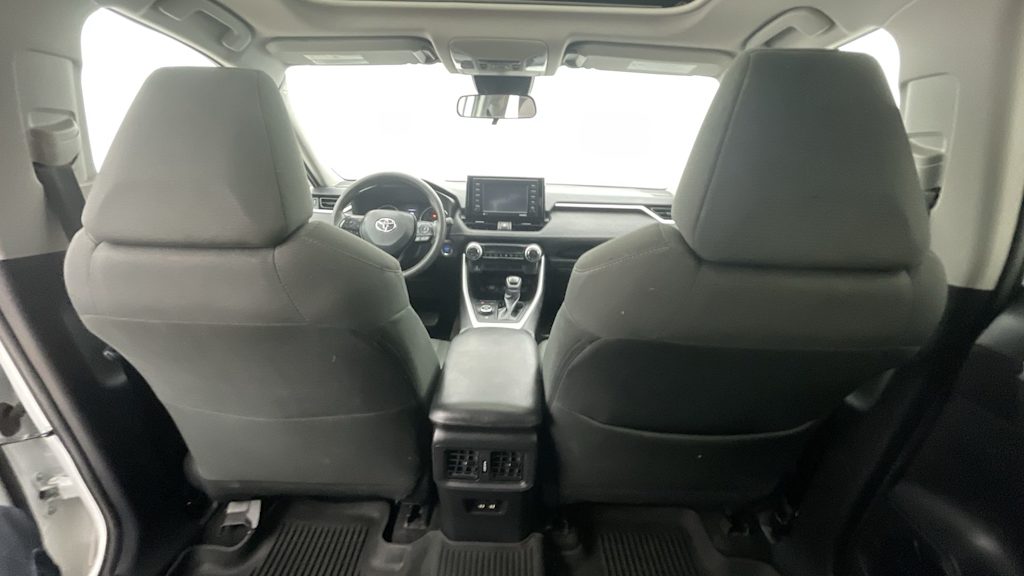 Thumbnail: 2021 Toyota RAV4 - 20