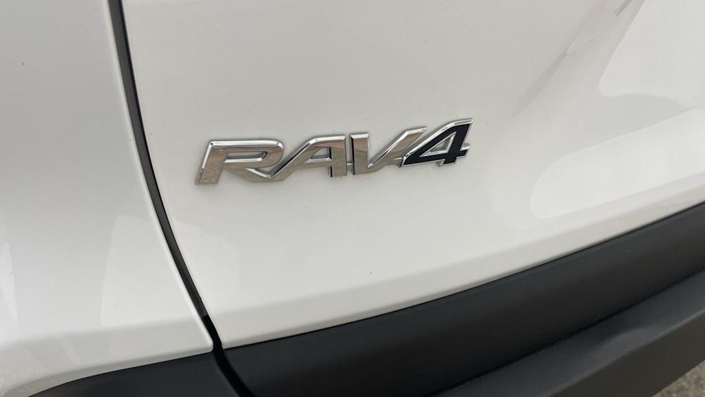 Thumbnail: 2021 Toyota RAV4 - 41