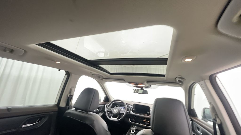 2023 Nissan Rogue SL 25