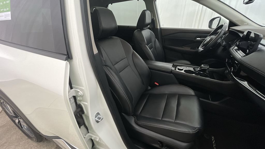 2023 Nissan Rogue SL 26